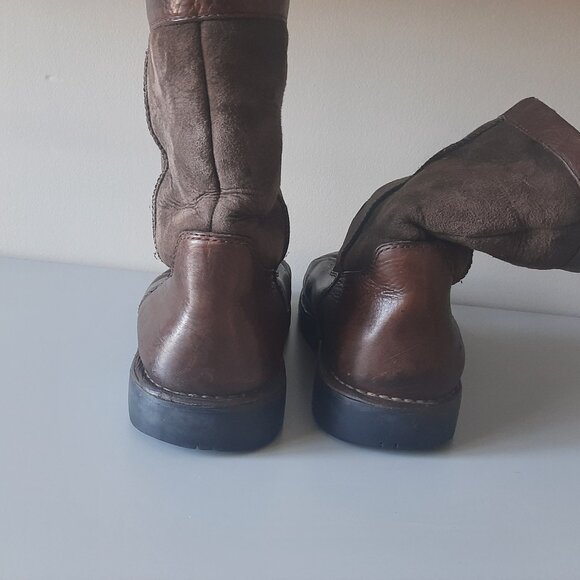 Uggs Beacon Men's Boots - Size 10 - Picture 2 of 8